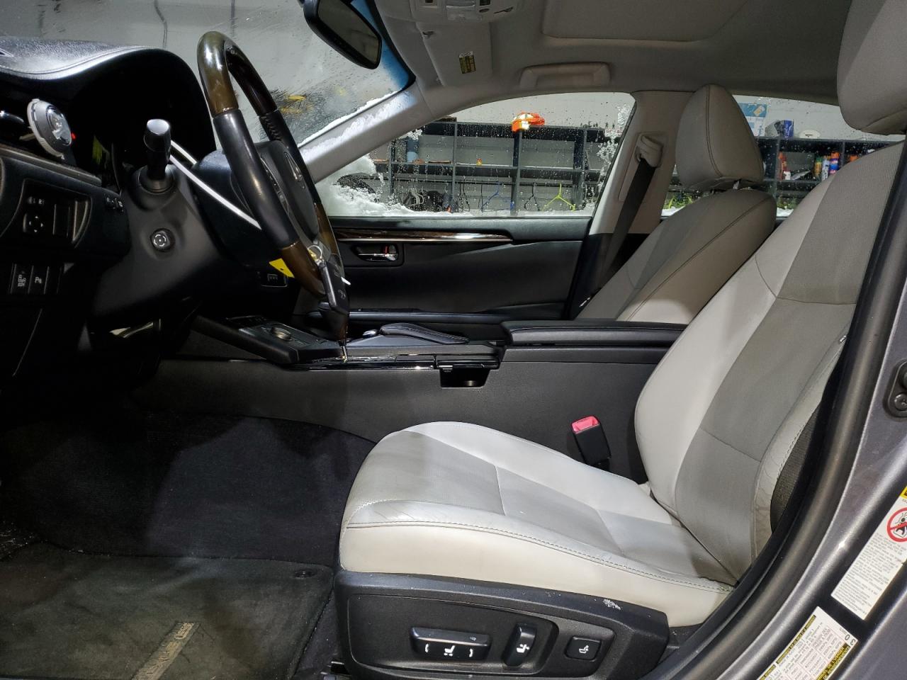 2014 Lexus ES - Image 7
