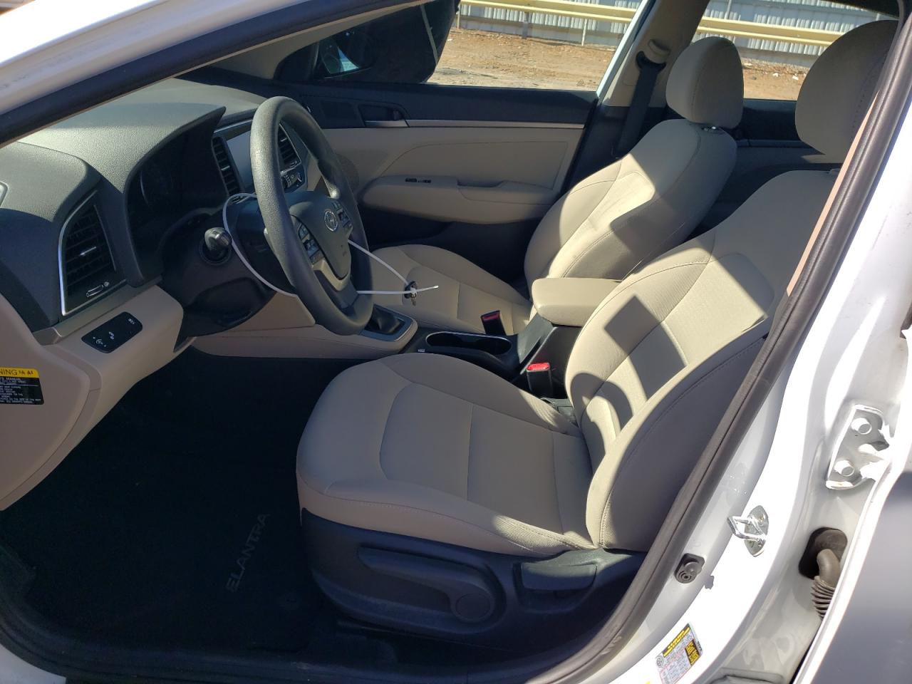 2018 Hyundai Elantra - Image 7
