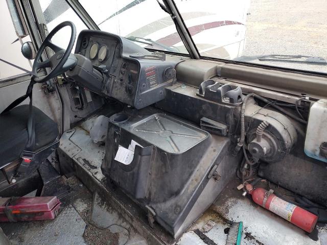 2005 FREIGHTLINER CHASSIS M LINE WALK-IN VAN