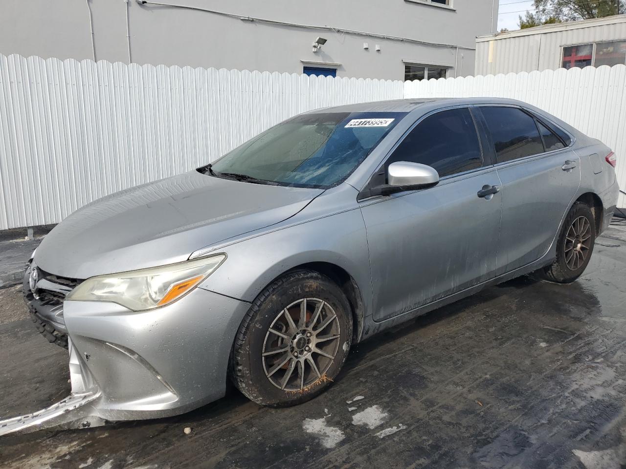 2016 Toyota Camry Le na sprzedaż w Opa Locka, FL - Front End