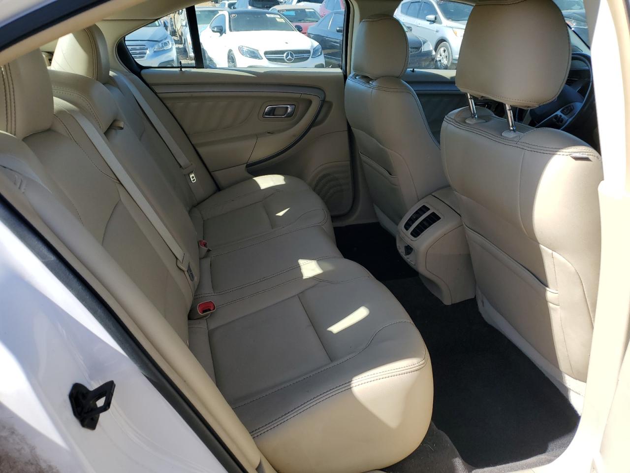2013 Ford Taurus - Image 10
