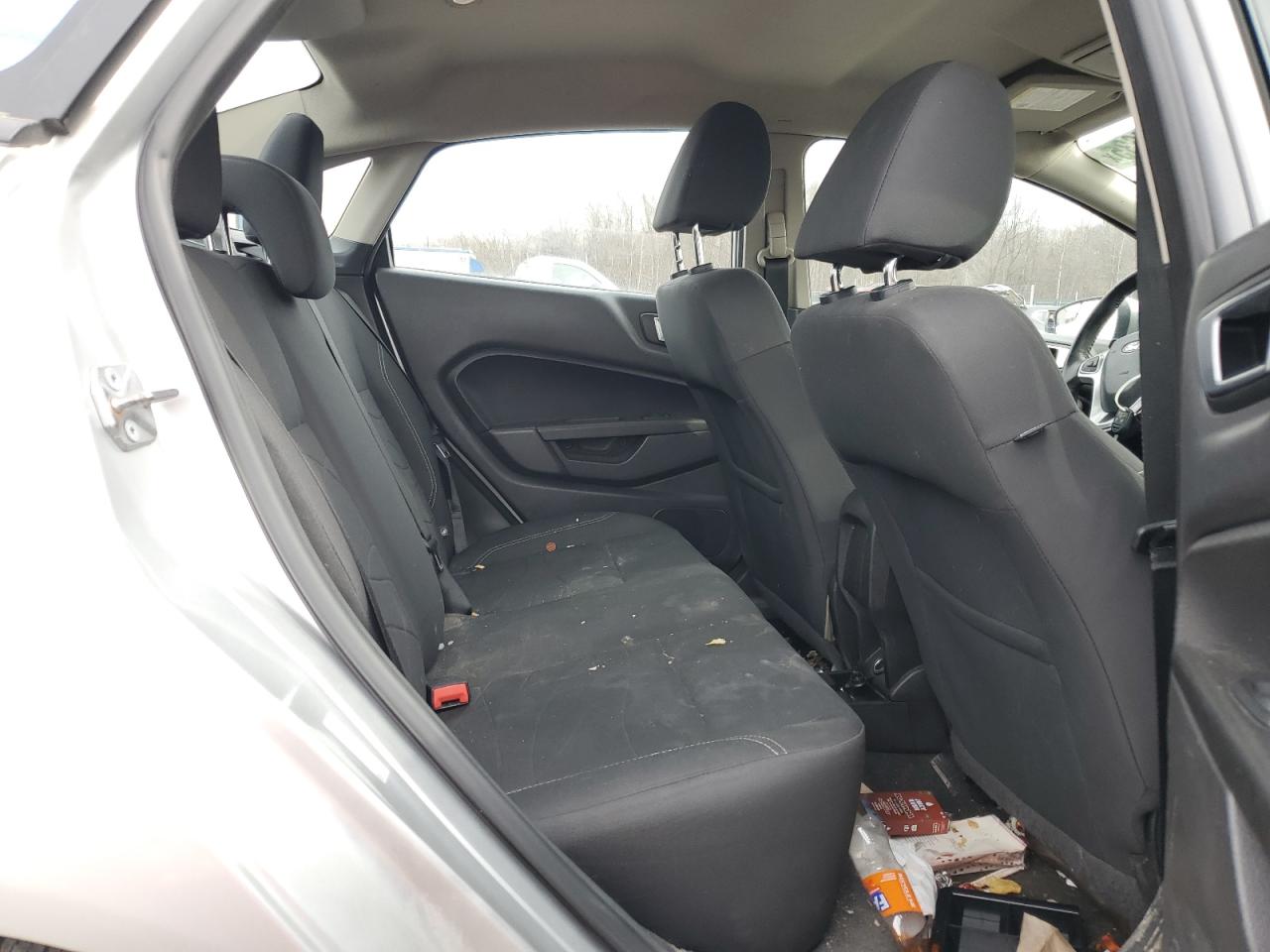 2015 Ford Fiesta - Image 10