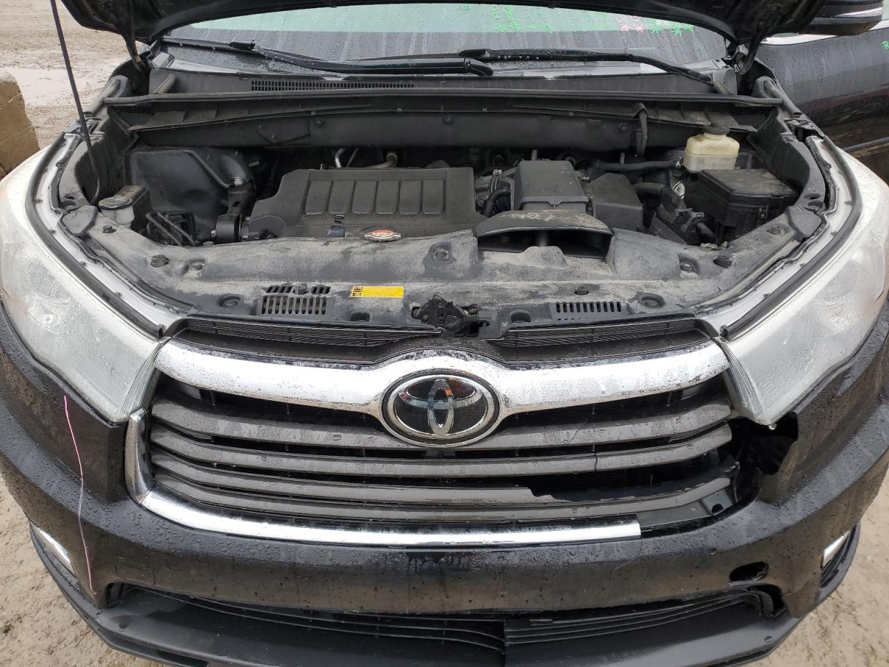 2015 Toyota Highlander - Image 12
