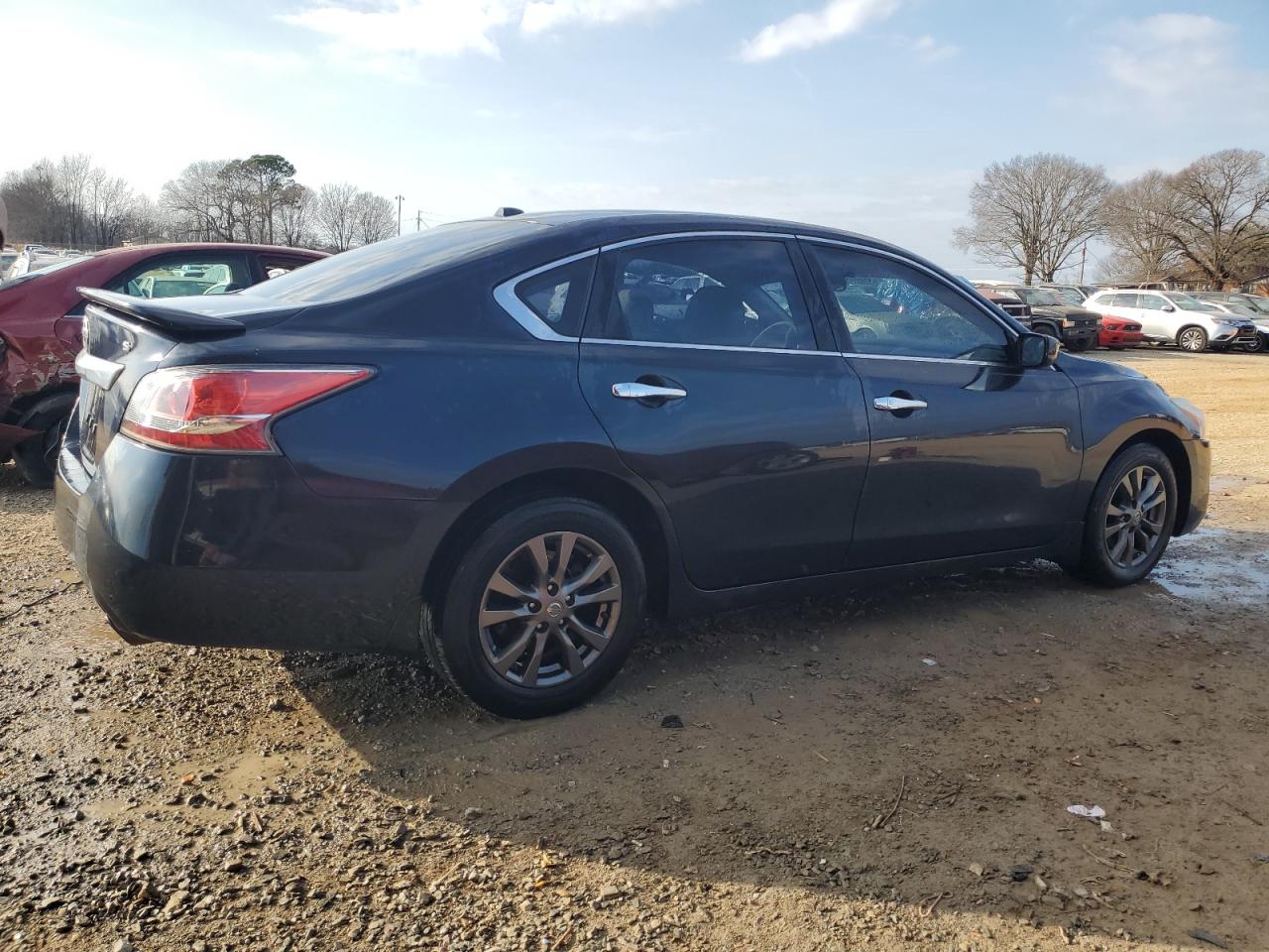 2015 Nissan Altima - Image 3