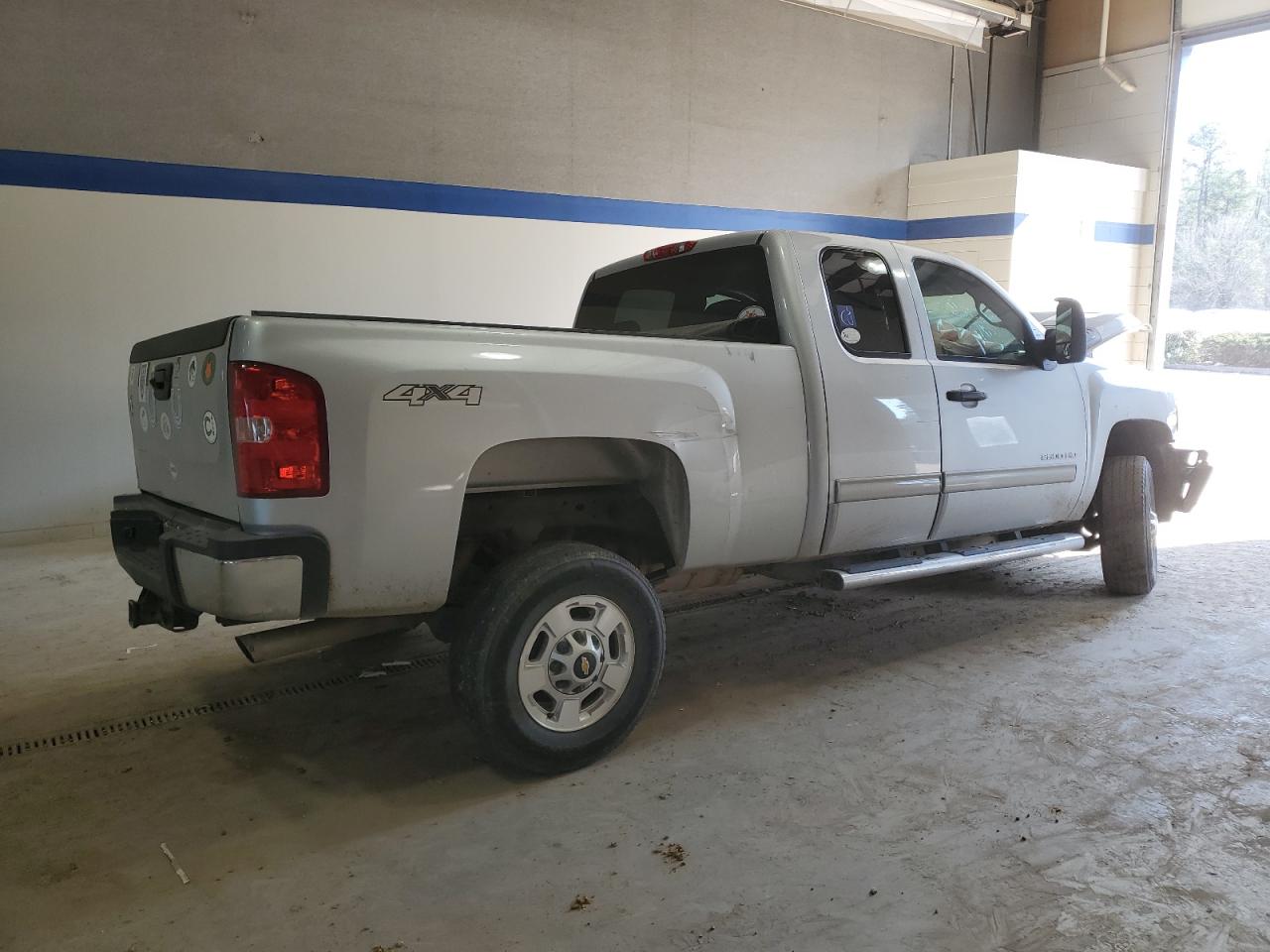 2013 Chevrolet Silverado - Image 3