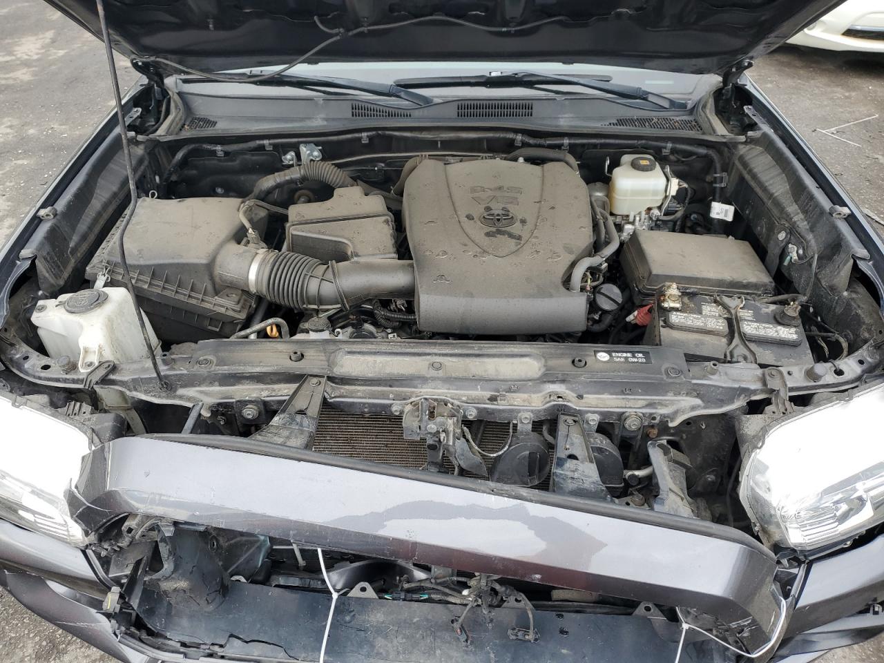 2019 Toyota Tacoma - Image 11