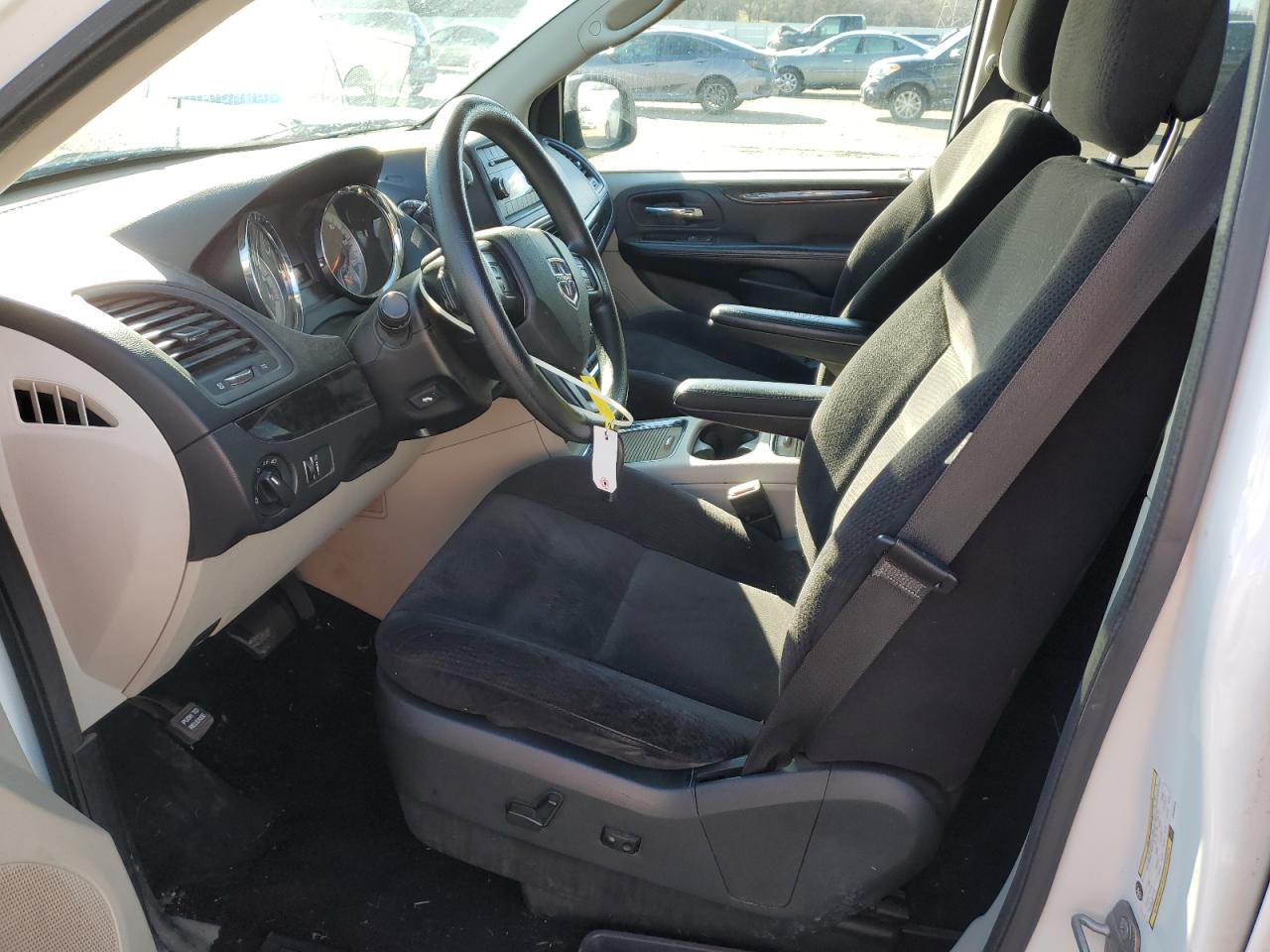 2014 Dodge Caravan - Image 7