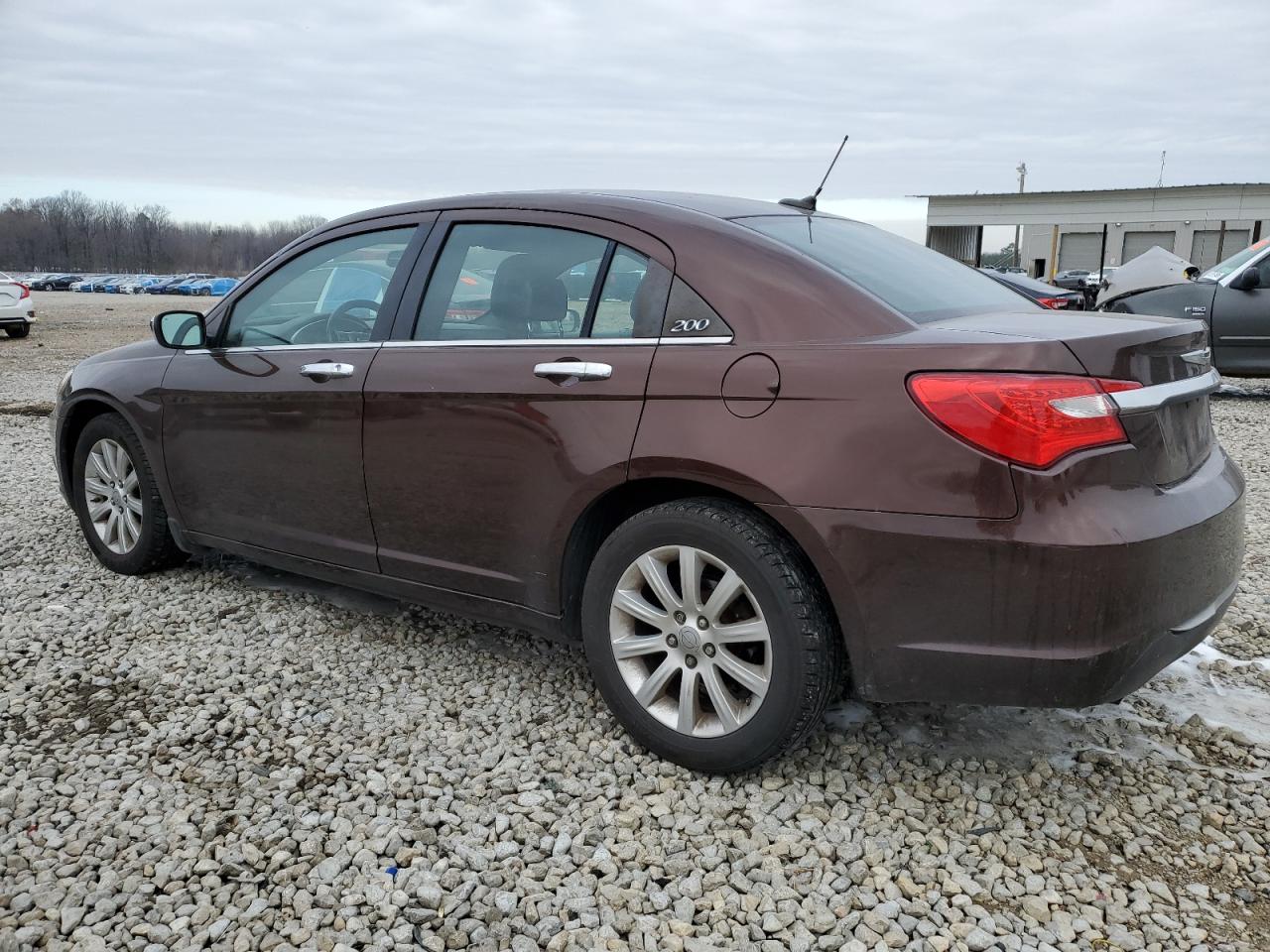 2013 Chrysler 200 - Image 2