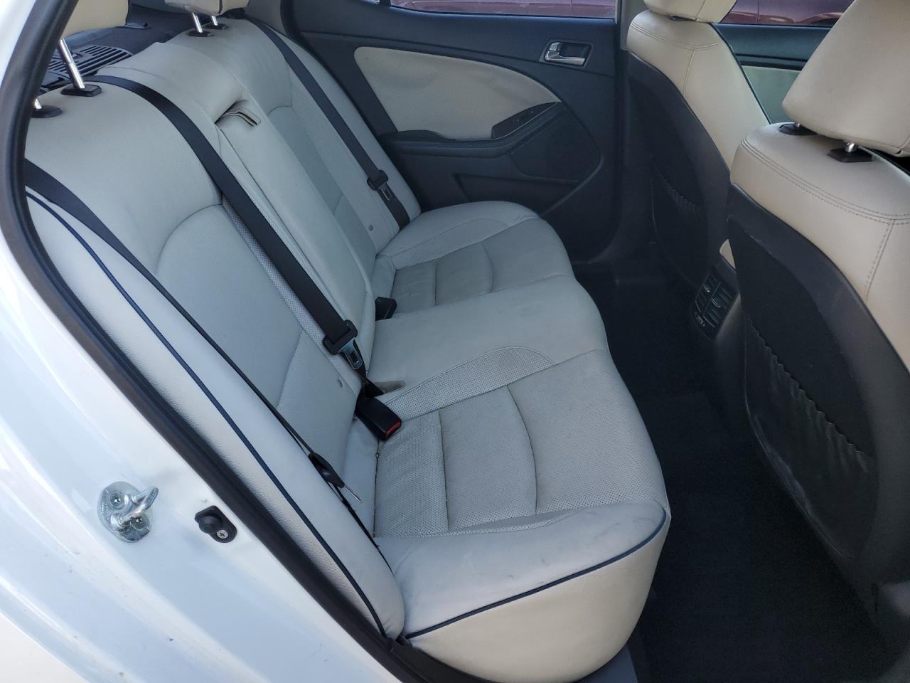 2016 Kia Optima - Image 11