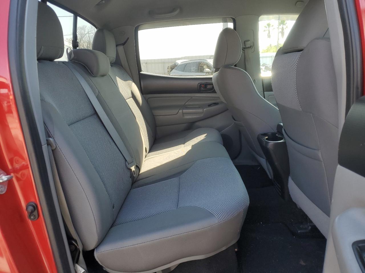 2014 Toyota Tacoma - Image 10