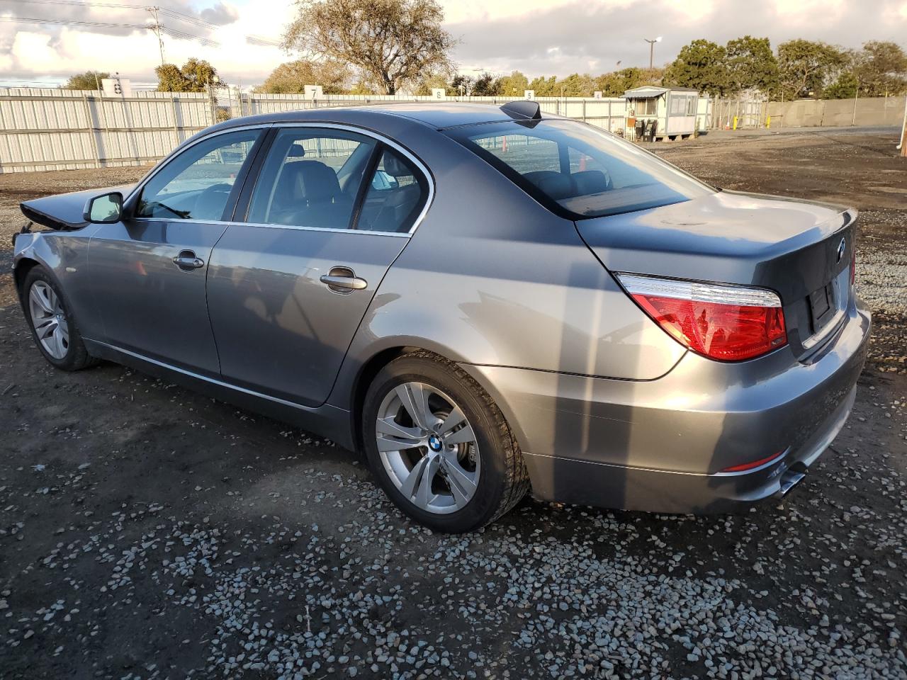 2010 BMW 5er - Image 2