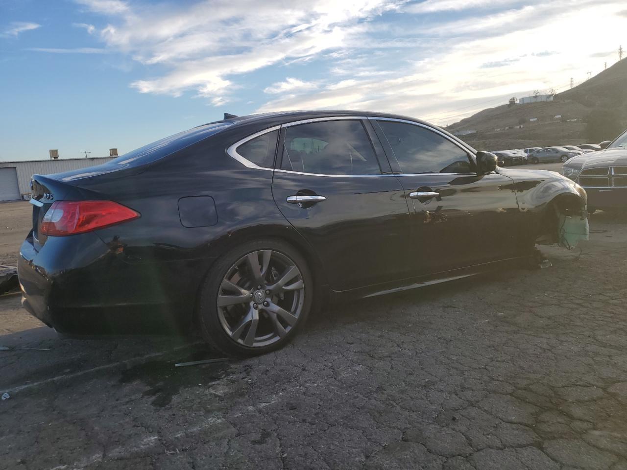 2012 Infiniti M - Image 3