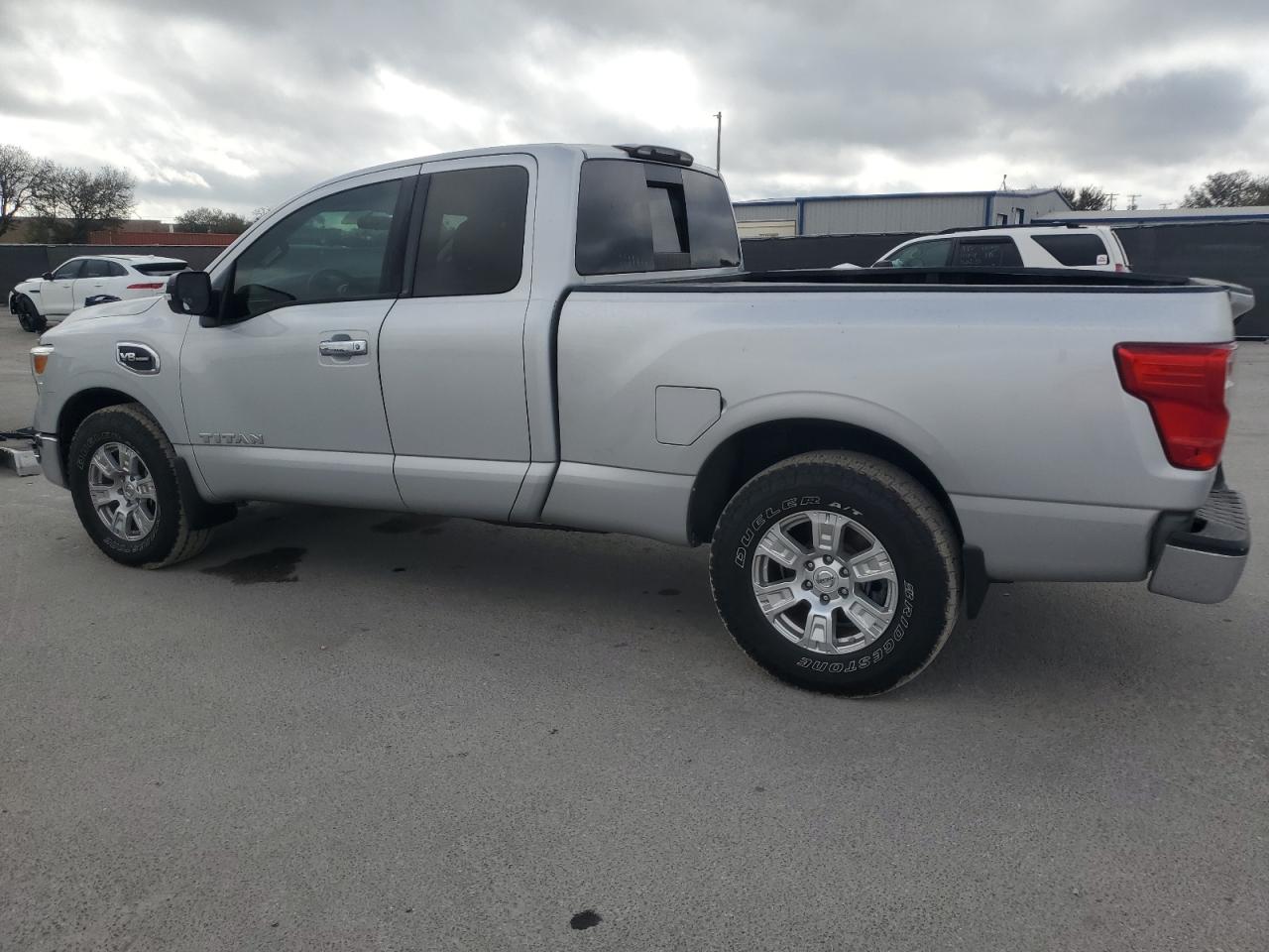 2017 Nissan Titan - Image 2