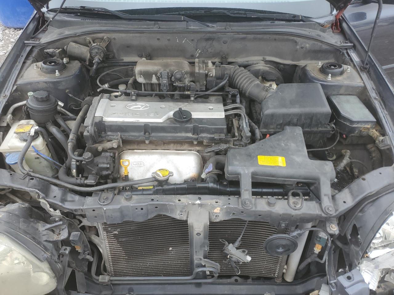 2005 Hyundai Accent - Image 13