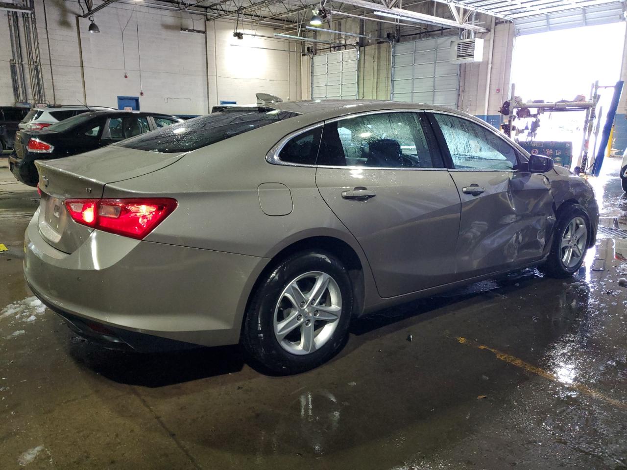 2023 Chevrolet Malibu - Image 3