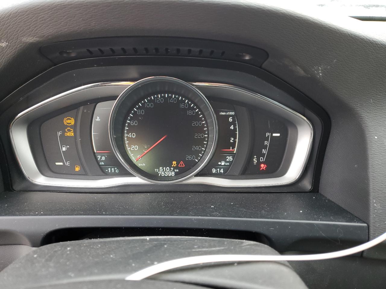 2015 Volvo V60 - Image 9