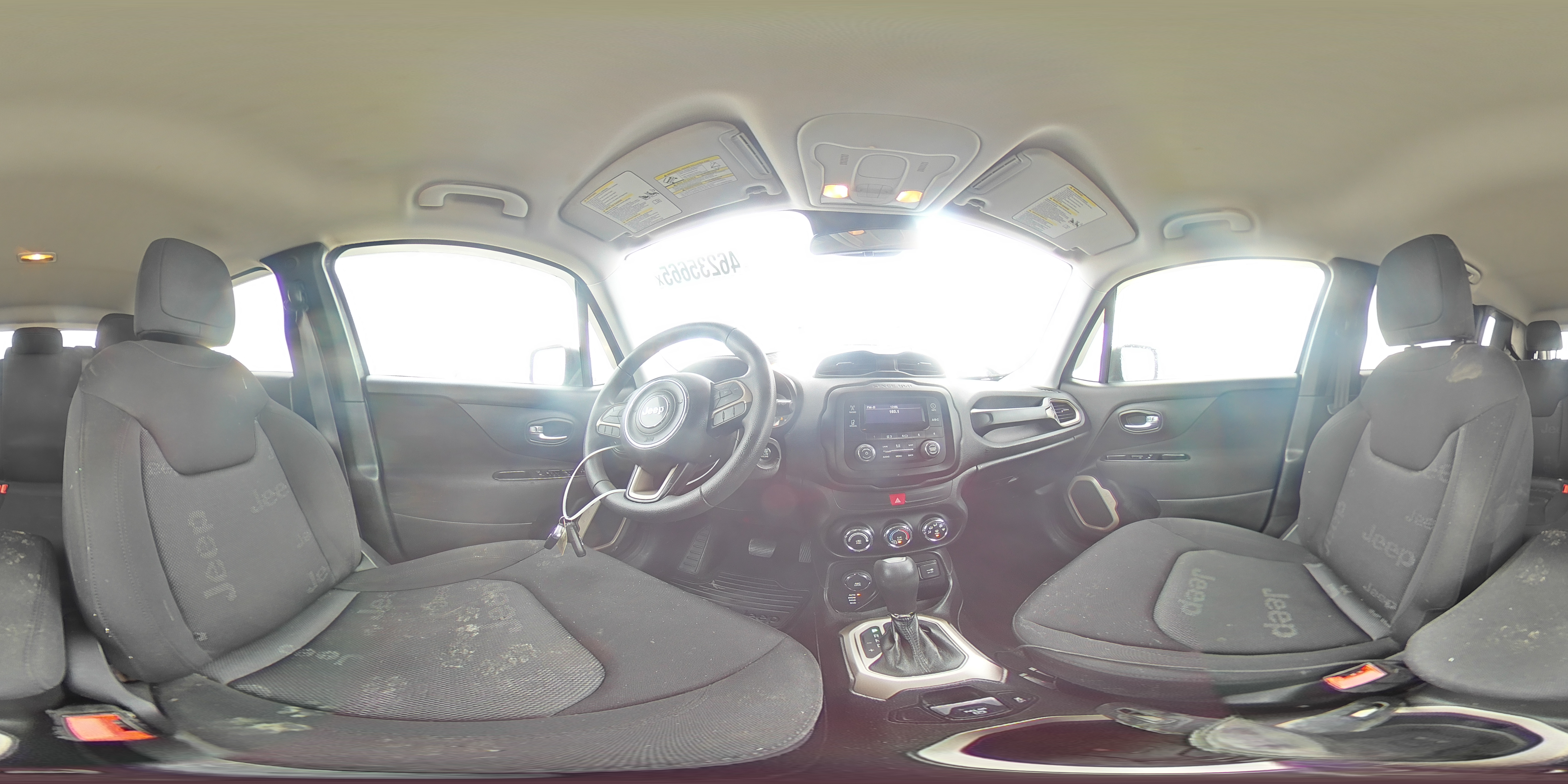 2017 Jeep Renegade - Image 14