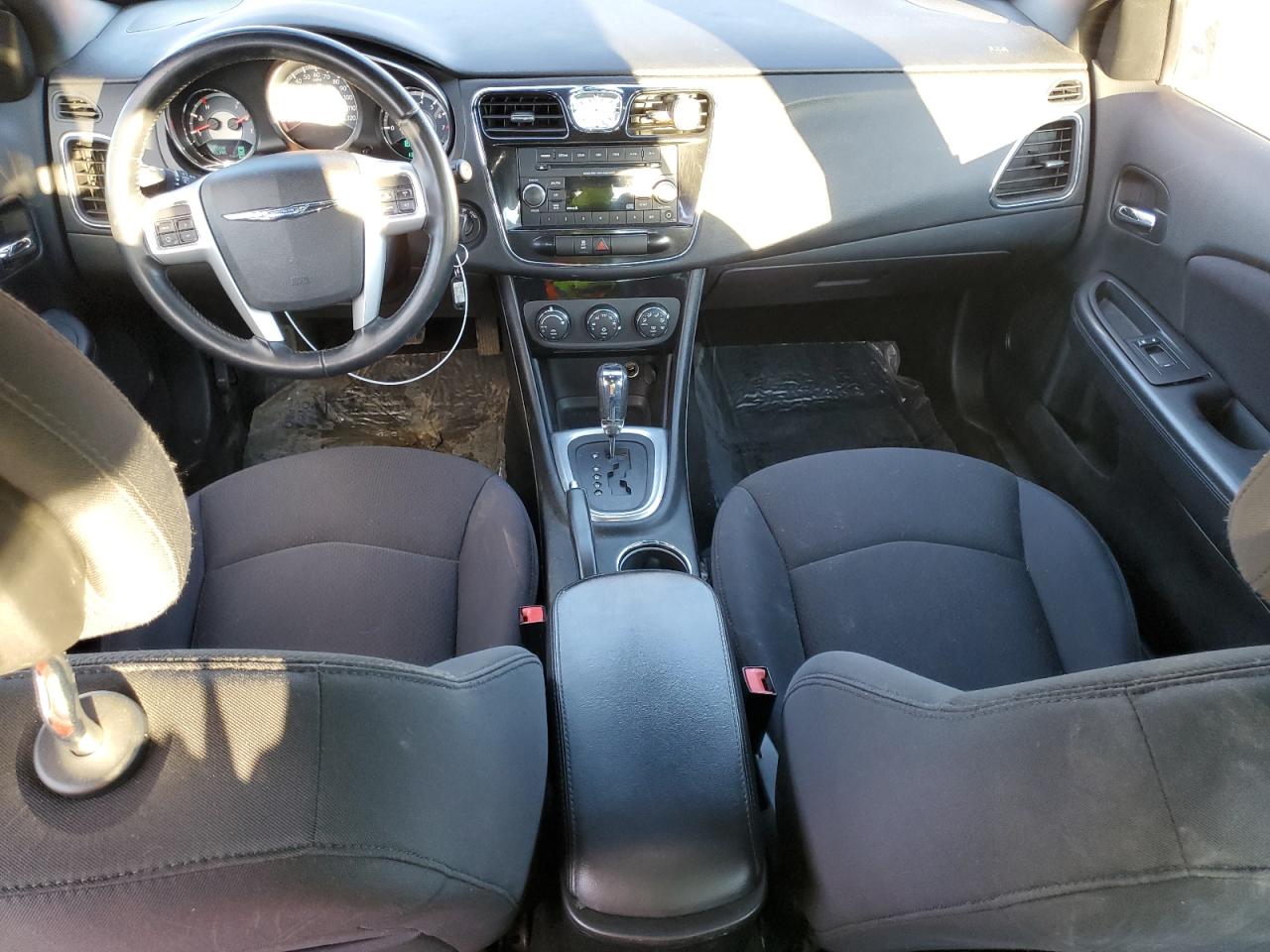 2013 Chrysler 200 - Image 8