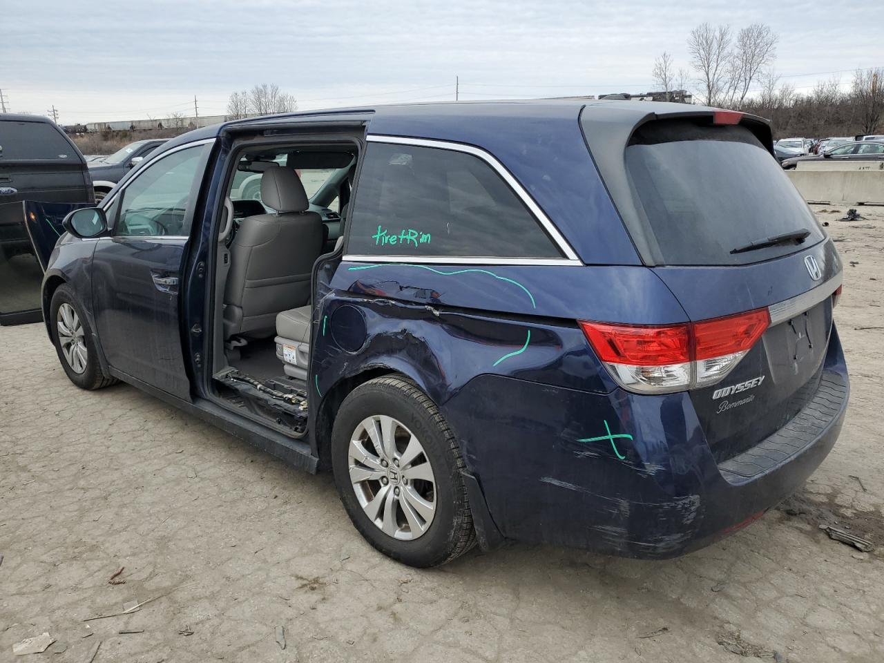 2016 Honda Odyssey - Image 2