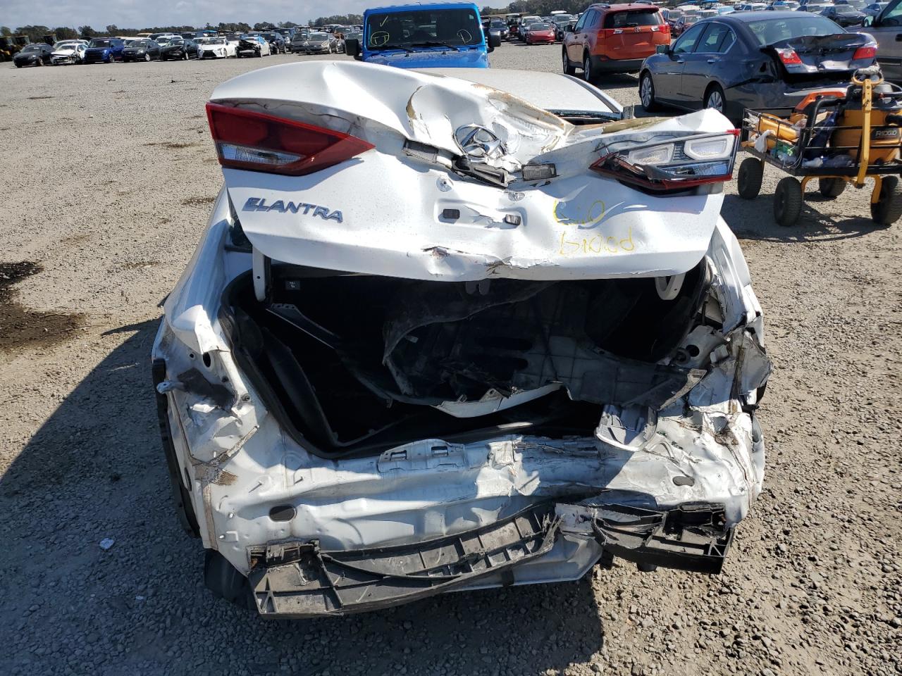 2017 Hyundai Elantra - Image 6