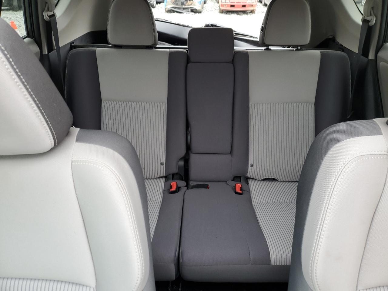 2013 Toyota RAV 4 - Image 10