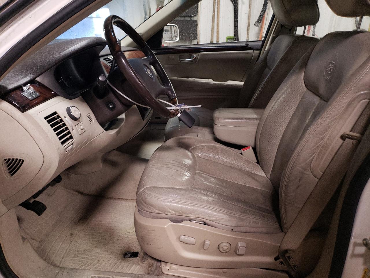 2009 Cadillac DTS - Image 7