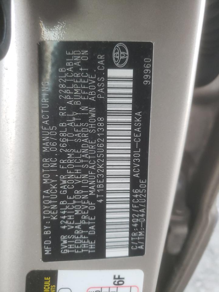 2005 Toyota Camry - Image 12