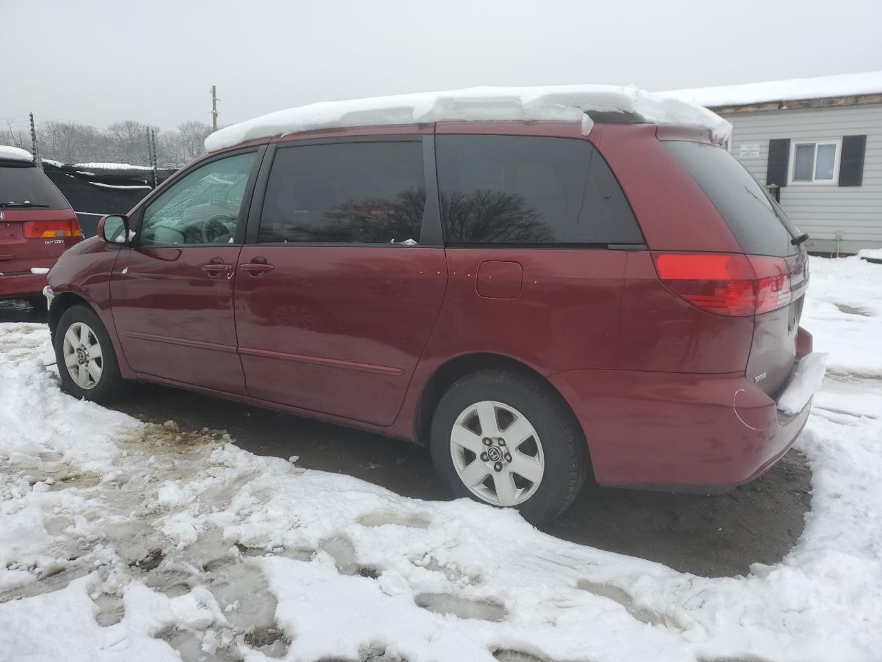 2004 Toyota Sienna - Image 2