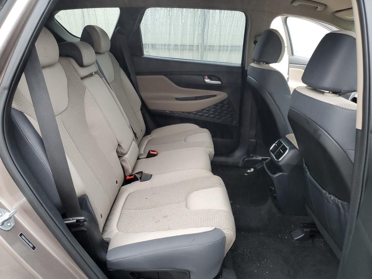 2020 Hyundai Santa Fe - Image 12