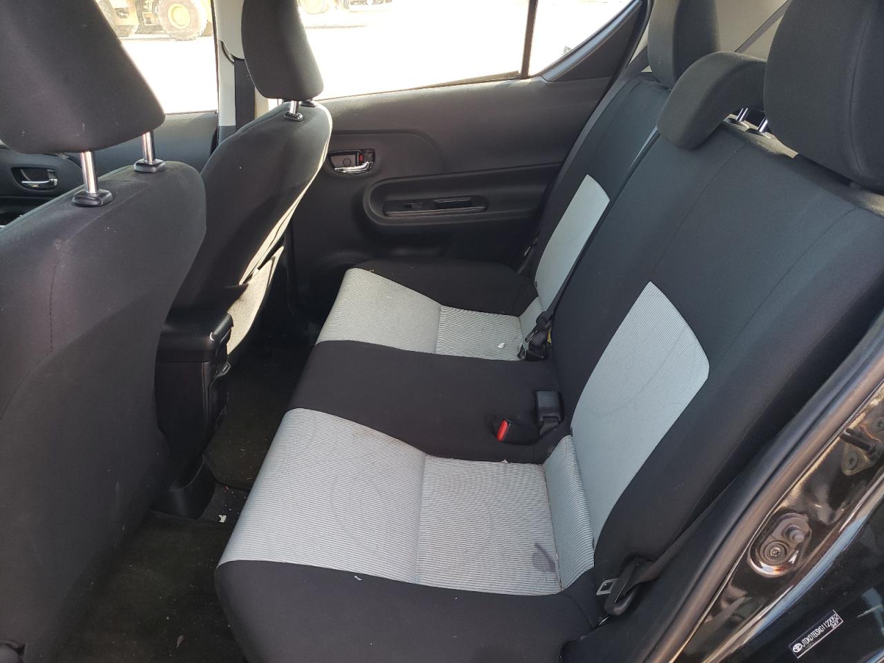 2016 Toyota Prius - Image 10