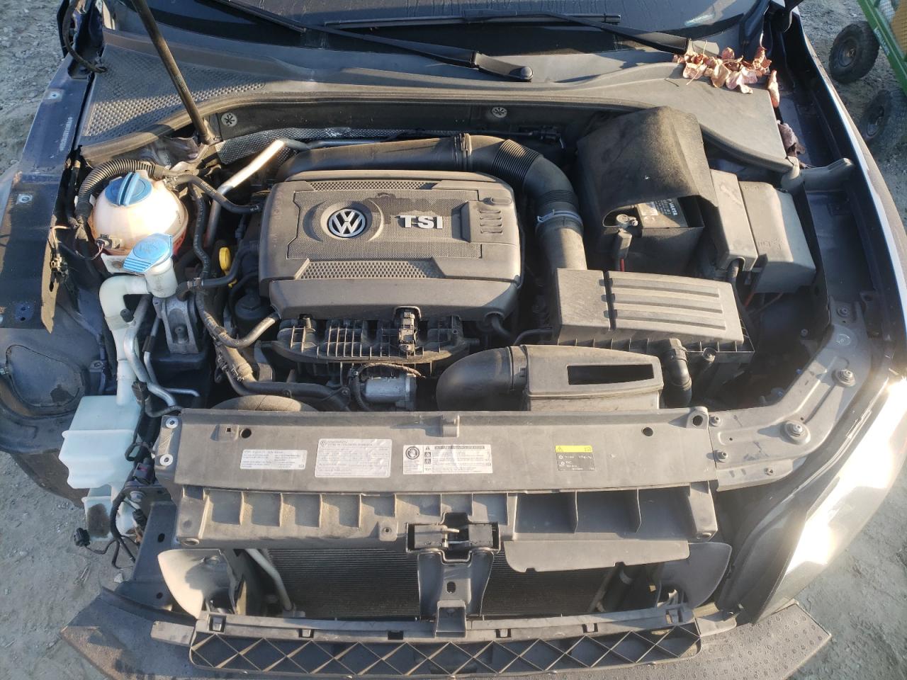 2015 Volkswagen Passat - Image 12