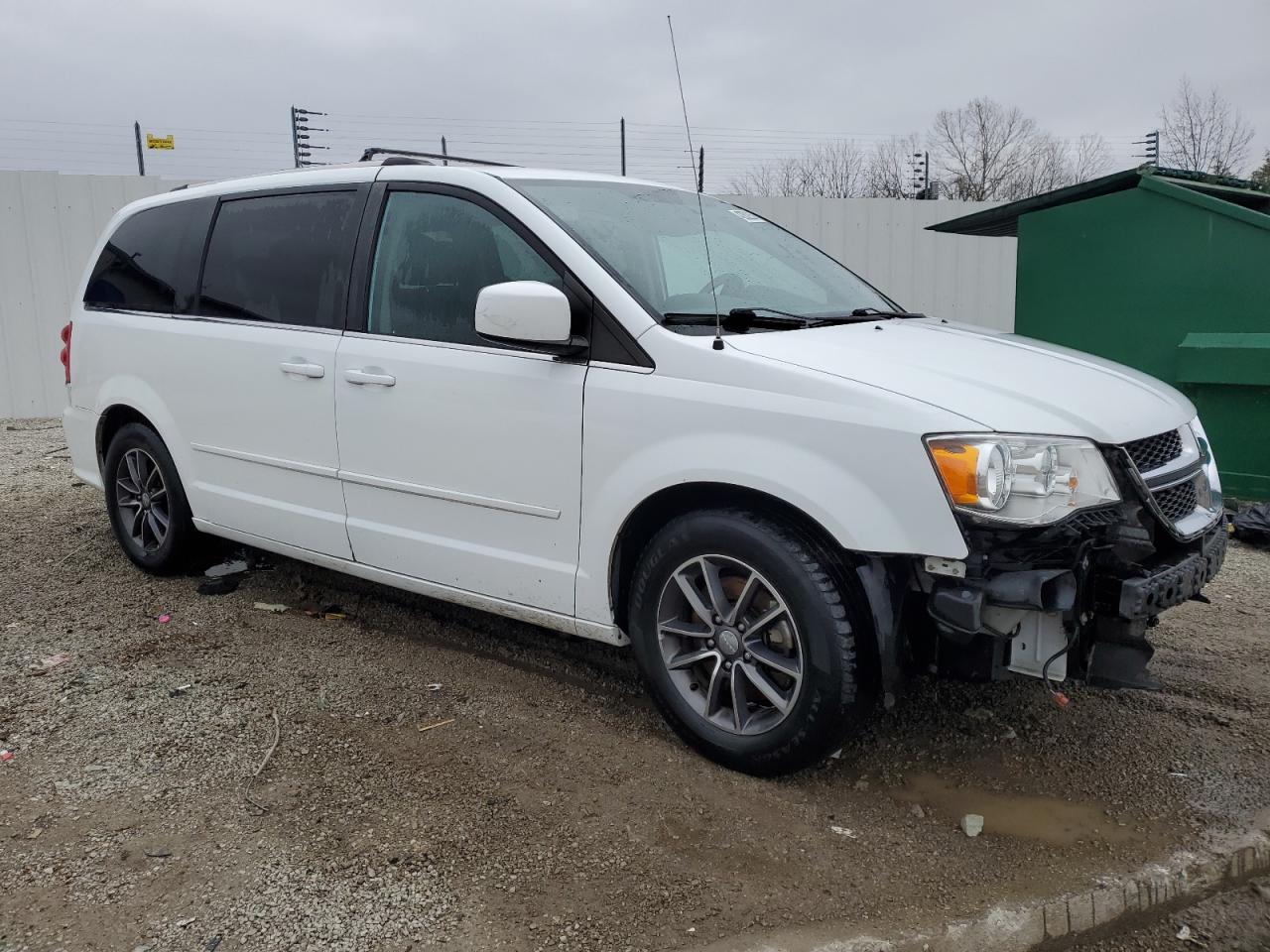 2017 Dodge Caravan - Image 4