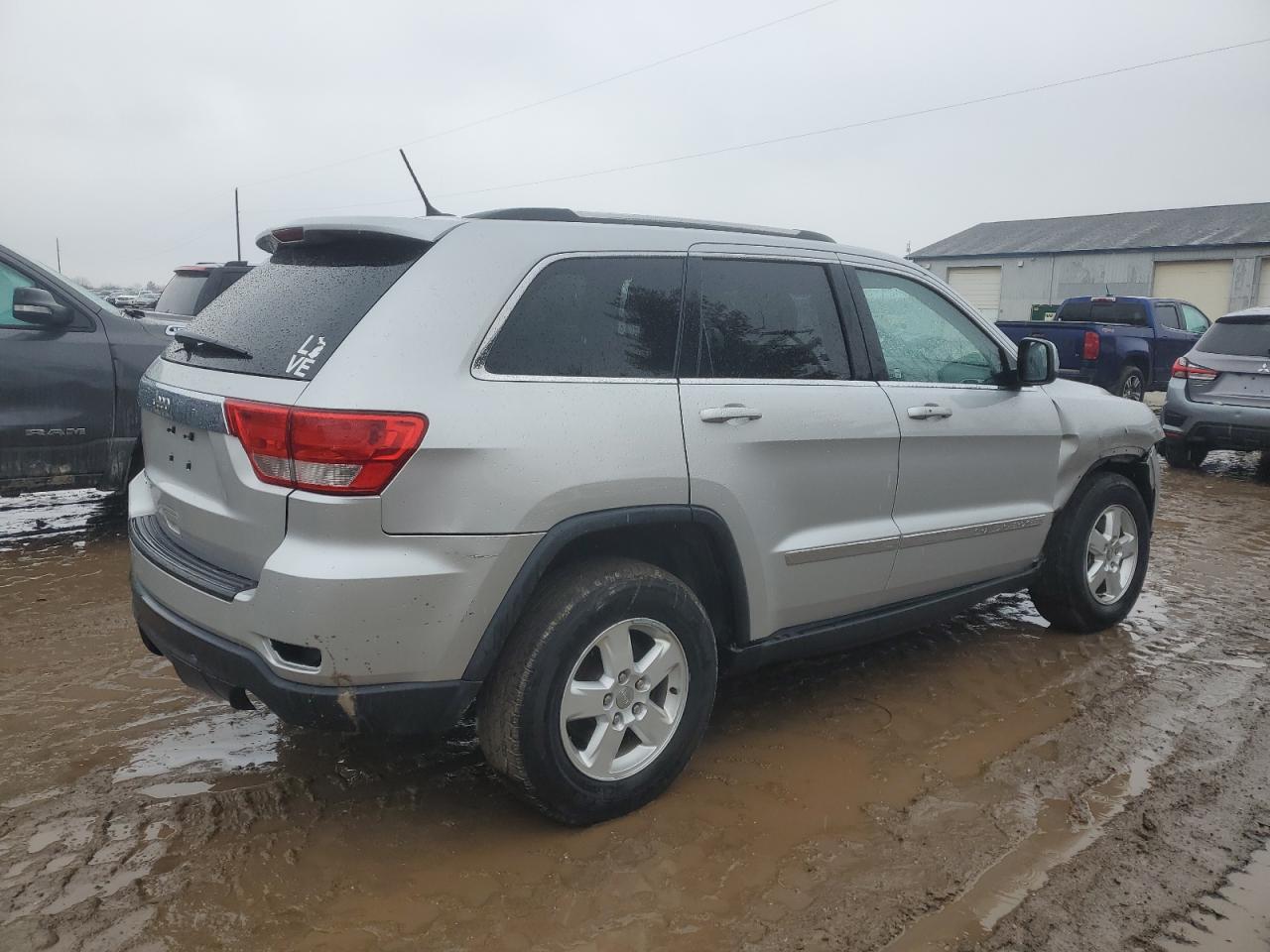 2013 Jeep Grand Cherokee - Image 3