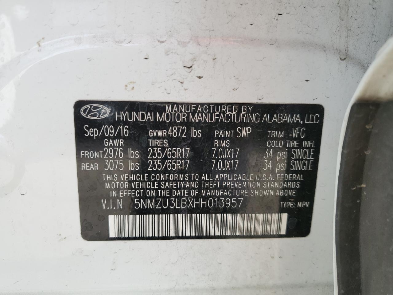 2017 Hyundai Santa Fe - Image 13