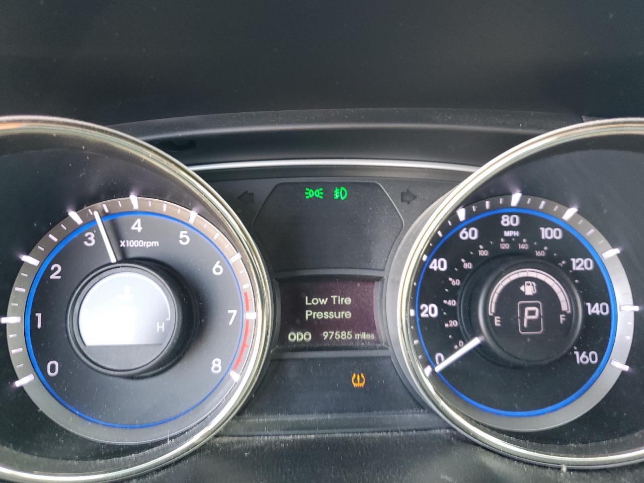 2013 Hyundai Sonata - Image 9