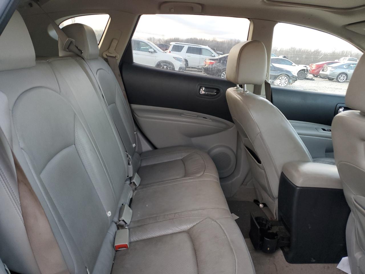 2011 Nissan Rogue - Image 10