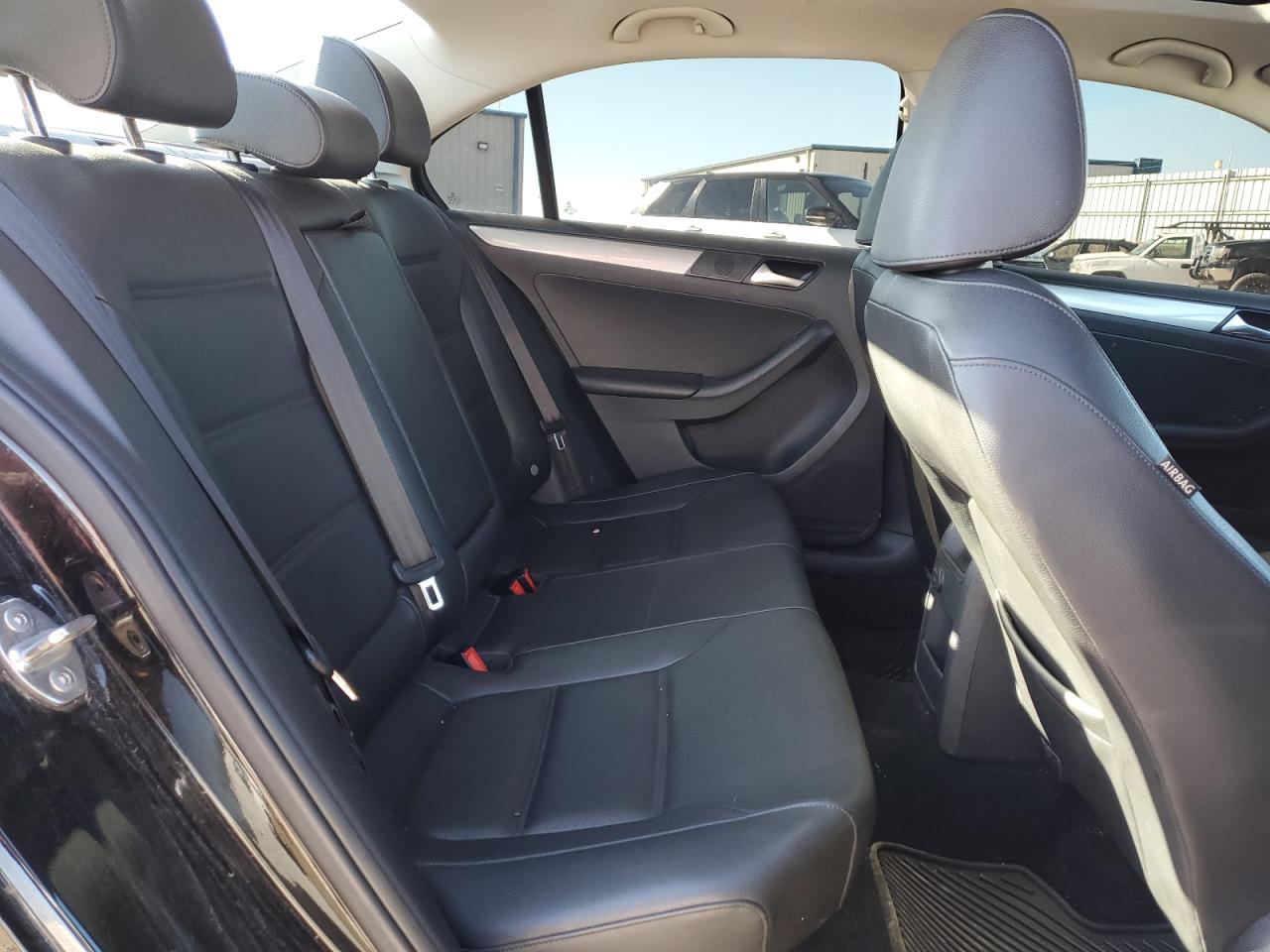 2017 Volkswagen Jetta - Image 10
