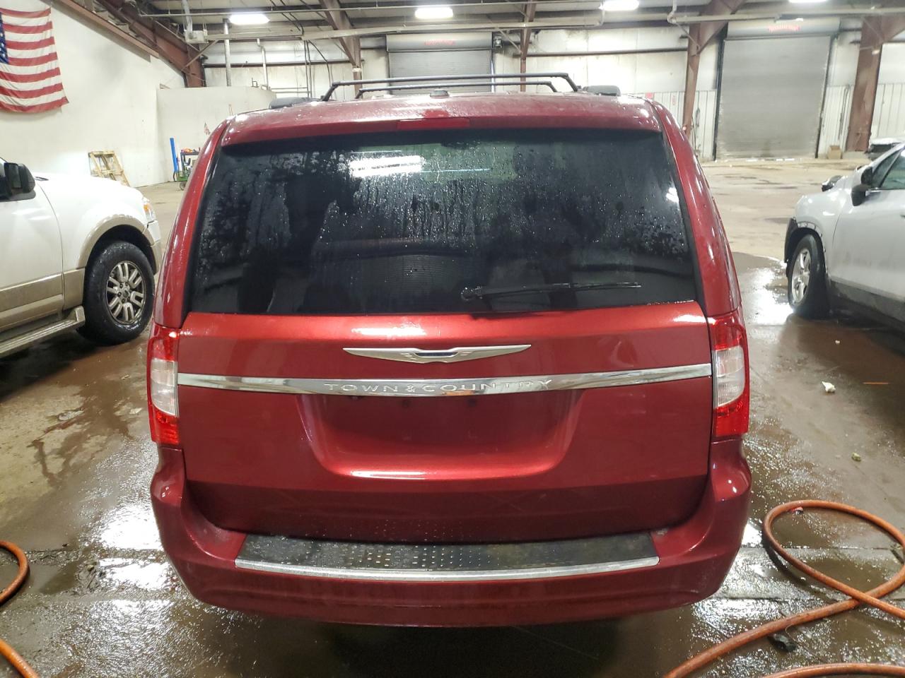 2014 Chrysler Town & Country - Image 6