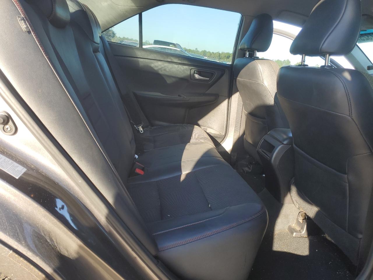 2016 Toyota Camry - Image 11