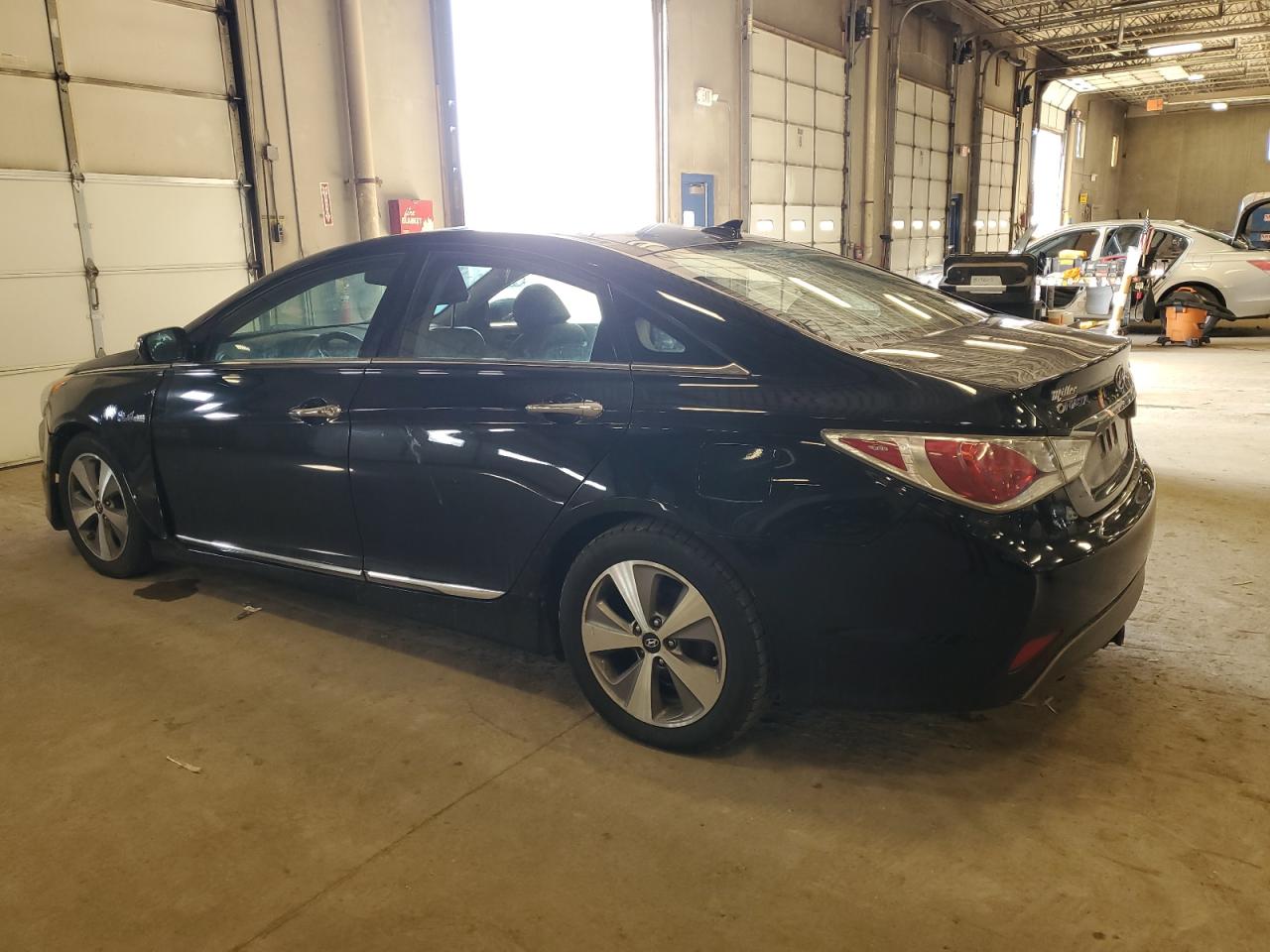 2012 Hyundai Sonata - Image 2