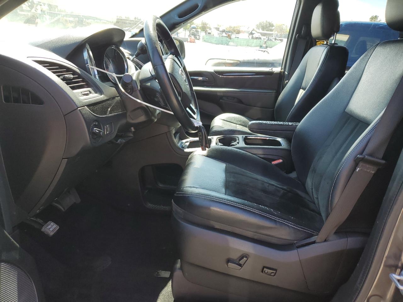 2018 Dodge Caravan - Image 7