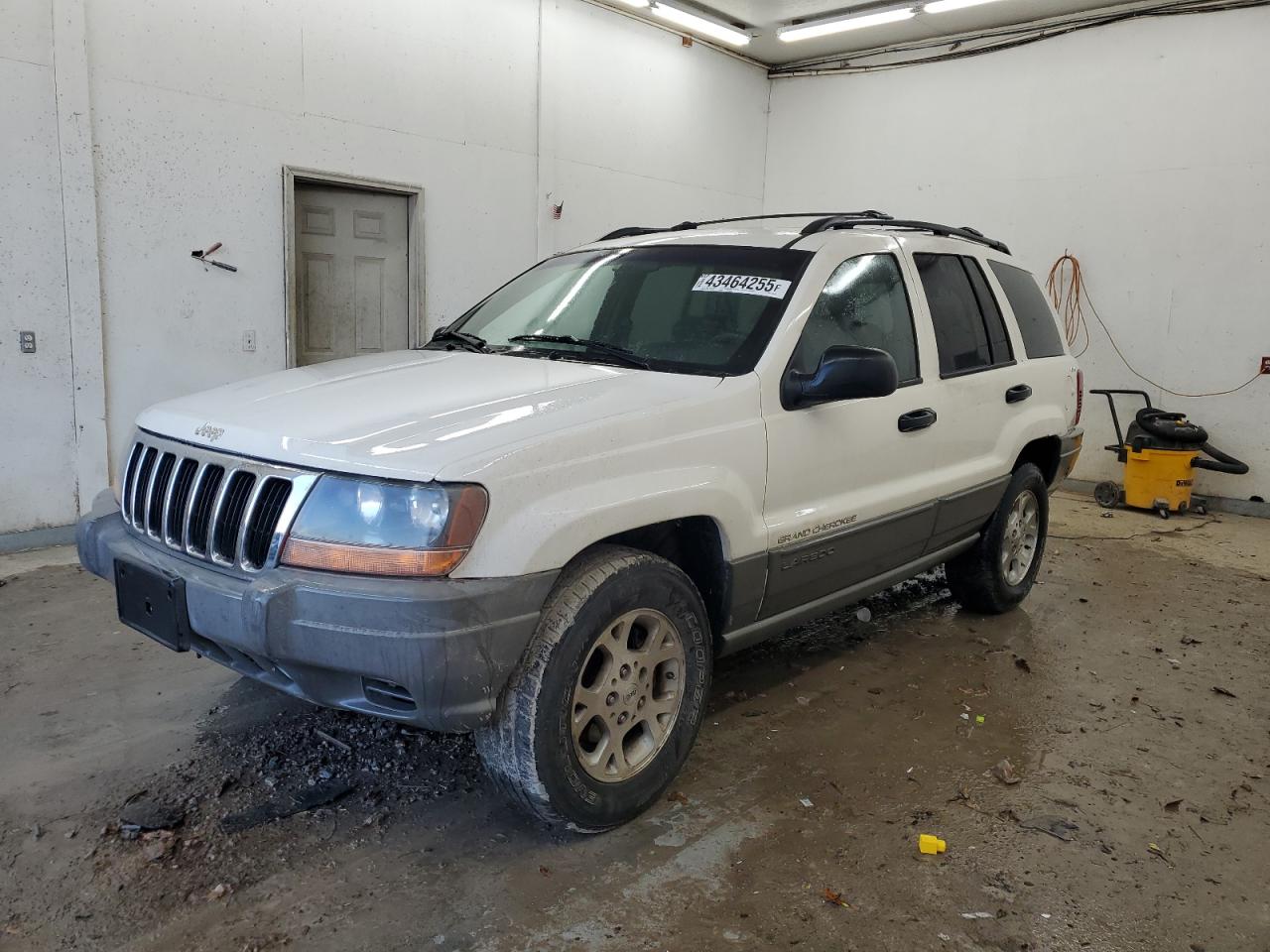2000 Jeep Grand Cherokee - Image 1