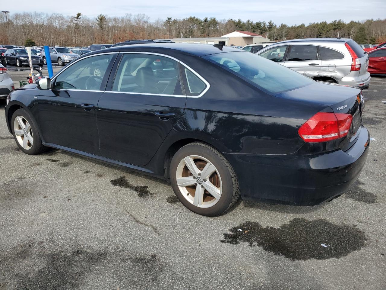 2014 Volkswagen Passat - Image 2