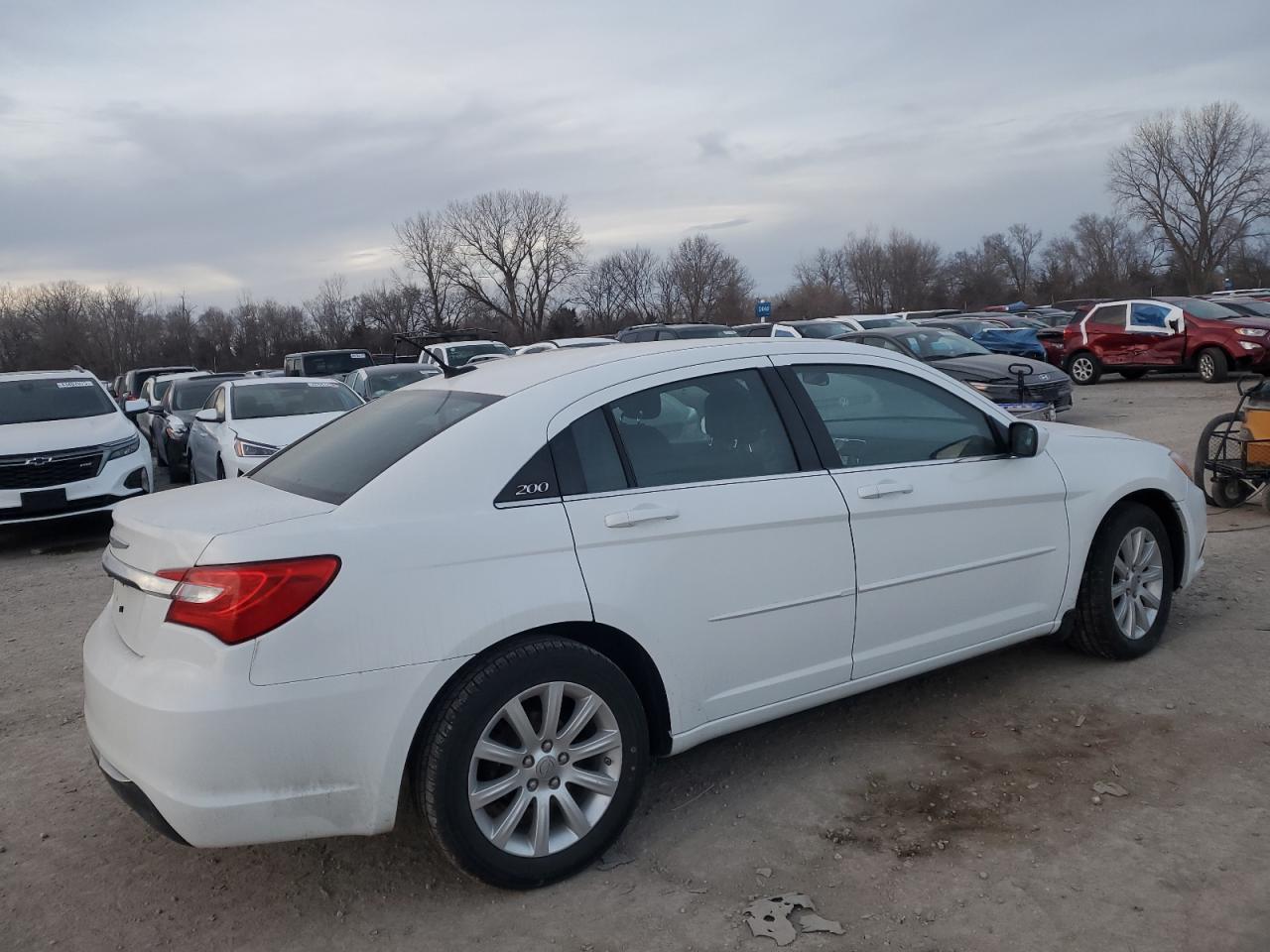 2013 Chrysler 200 - Image 3
