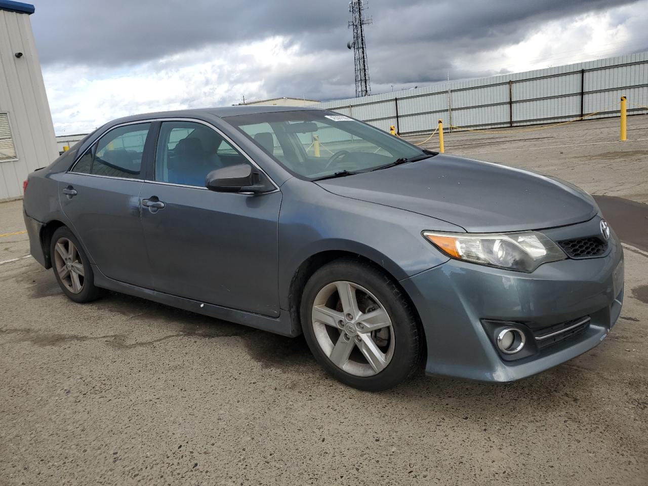2013 Toyota Camry - Image 4