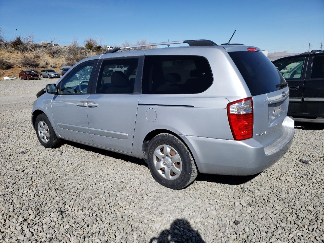 2009 Kia Sedona - Image 2