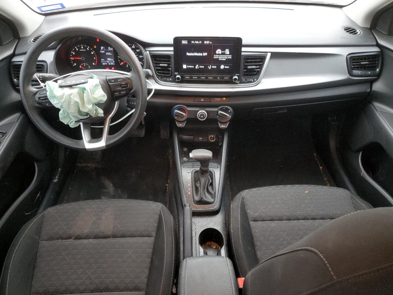 2023 Kia Rio - Image 8