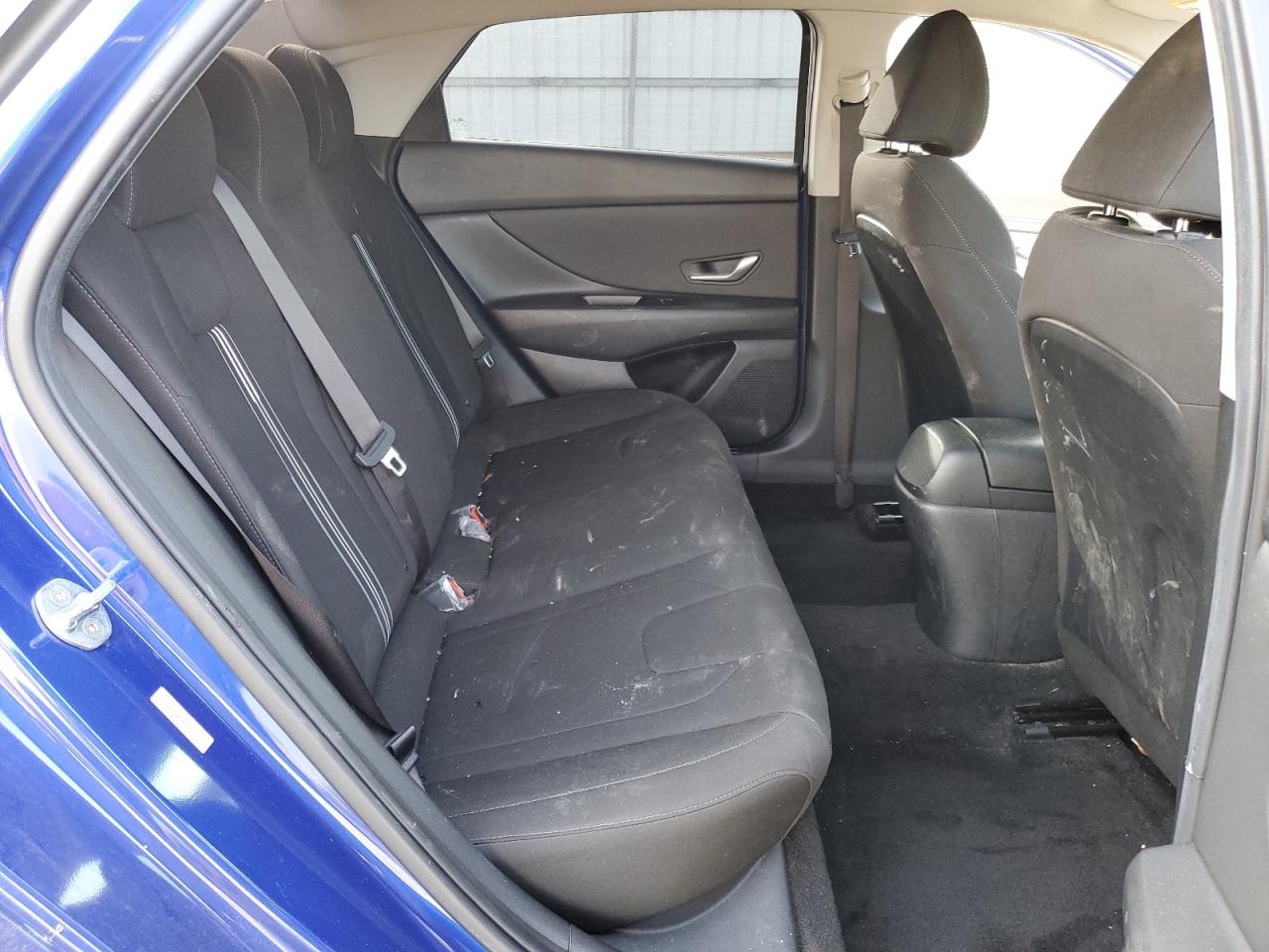 2023 Hyundai Elantra - Image 10