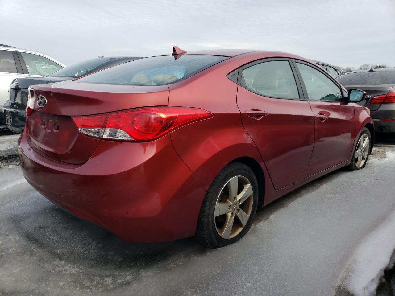 2013 Hyundai Elantra - Image 3