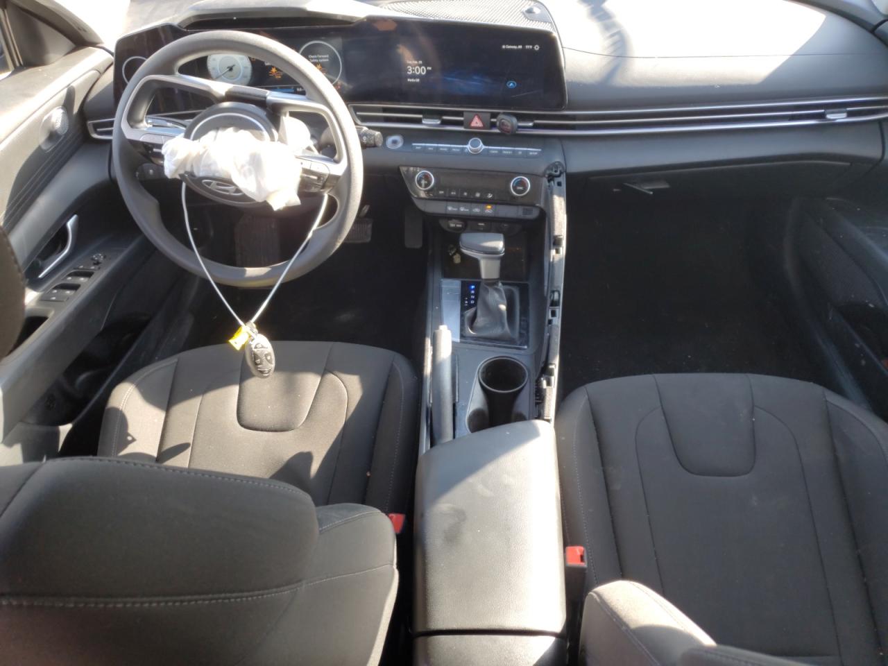 2024 Hyundai Elantra - Image 8